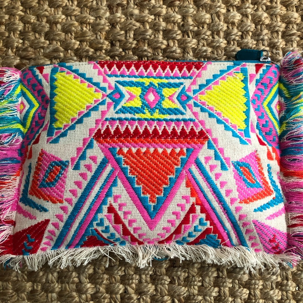 New: Tara Grinna Embroidered Fringe Clutch - Picture 5 of 10